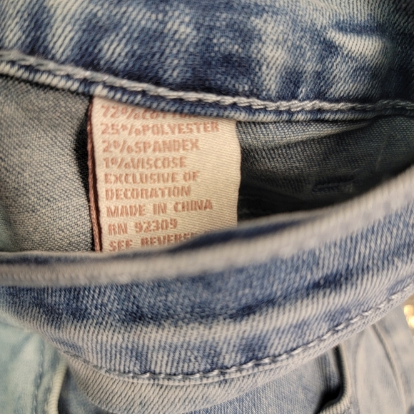 dg2 by diane gilman Light Wash Blue Jeans Jewel Embellishments Size 16PW - Picture 6 of 7